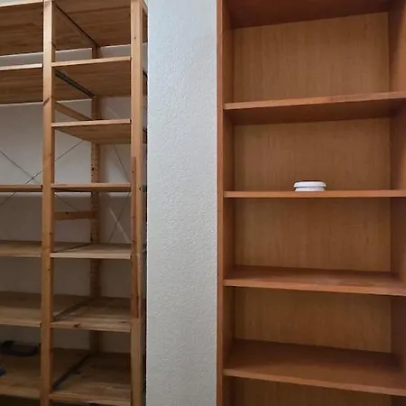 Centre 2 *